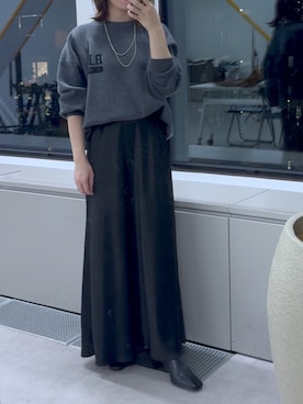 「RIVE DROITE（リヴドロワ）の【バックロゴが目を惹く】アスレチックロゴニット（ニット/セーター）」を使った、TOMOさん（レディース・152cm）の秋コーディネート