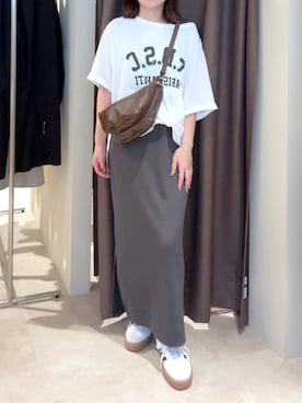 「RIVE DROITE（リヴドロワ）の【Yossshiiii企画/6色展開/ひんやりタッチ】R.D.S.CロゴTee（Tシャツ/カットソー、ホワイト系）」を使った、TOMOさん（レディース・152cm）の夏コーディネート