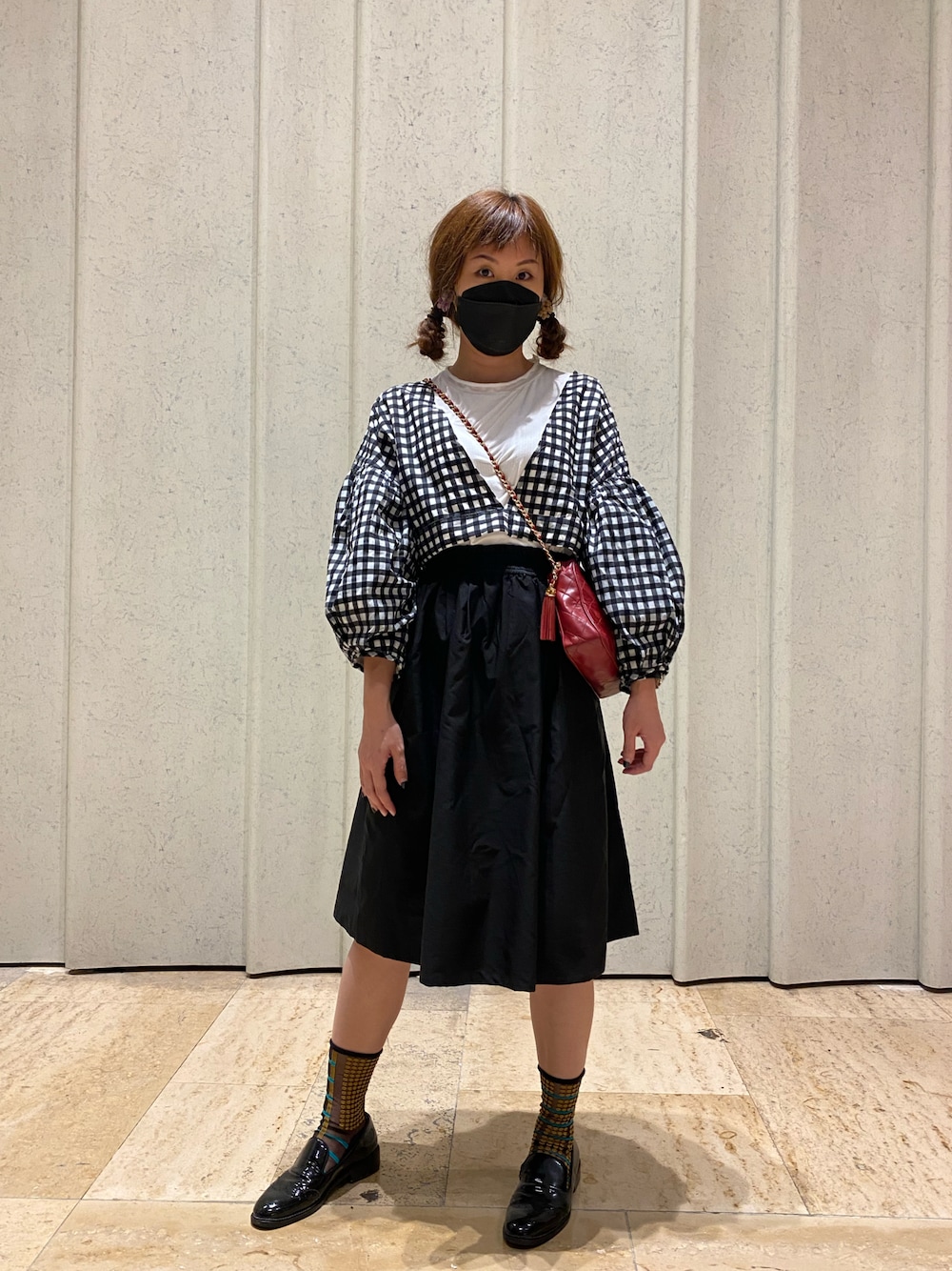 「initialのアイテム（スリッポン、ブラック系）」を使った、hazelthebitchさん（レディース・166cm）の秋コーディネートの1枚目の写真