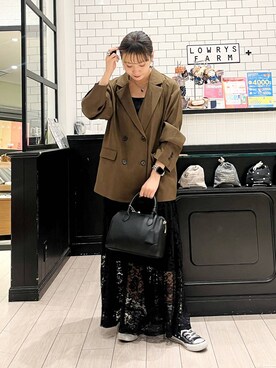 「LOWRYS FARM（ローリーズファーム）のヴィンテージフウボストン 498451（ショルダーバッグ、ブラック系）」を使った、minoriさん（レディース・156cm）の秋コーディネート