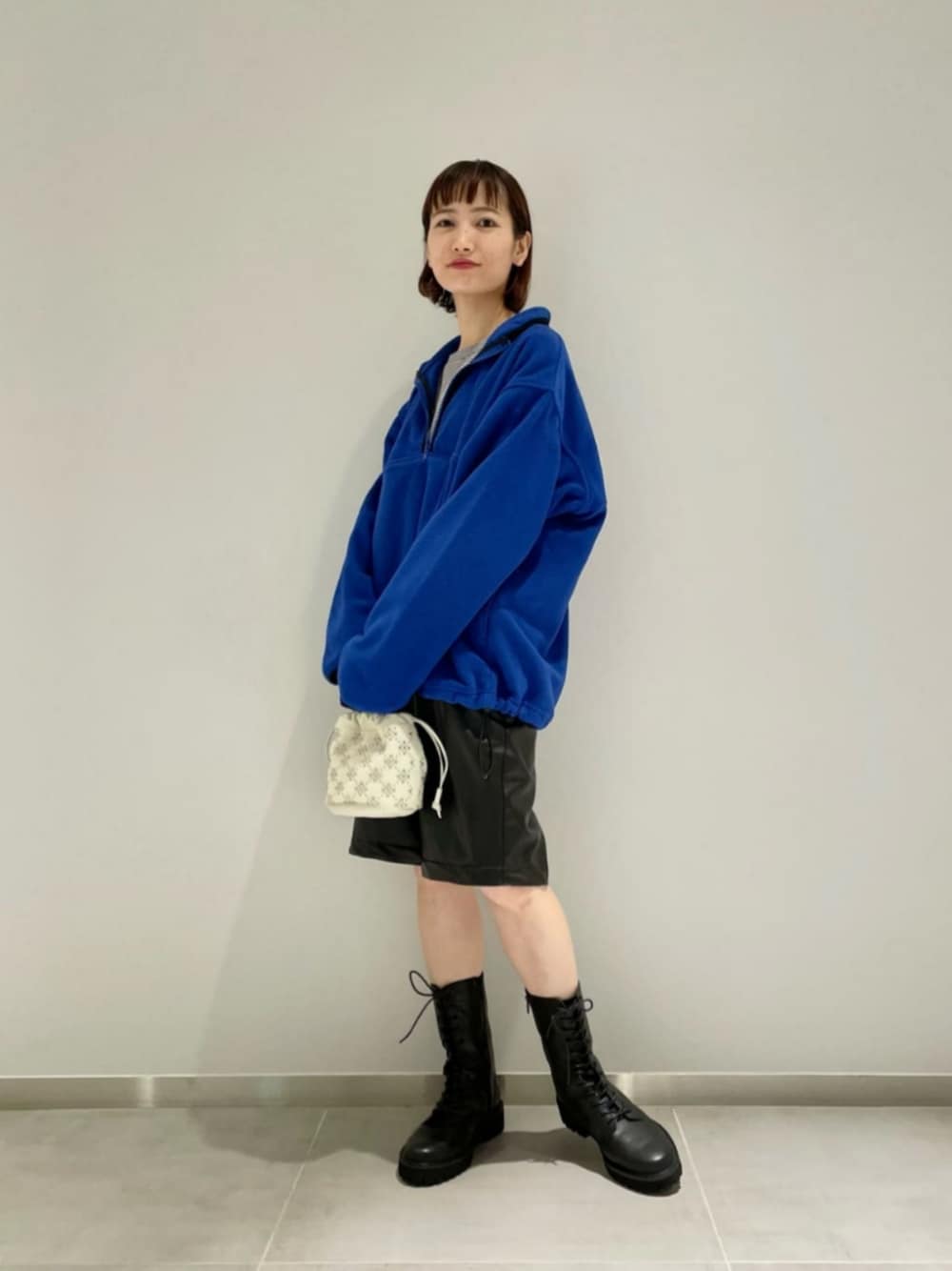 「WEB LIMITED ITEM、トレンド、リラックススタイル」｜「info. BEAUTY&YOUTHの【WEB限定】 ＜info. BEAUTY&YOUTH＞ フリース プルオーバー ブルゾン（その他アウター、ブルー系）」を使った、先原（sakihara）さん（レディース・155cm）の秋コーディネートの1枚目の写真