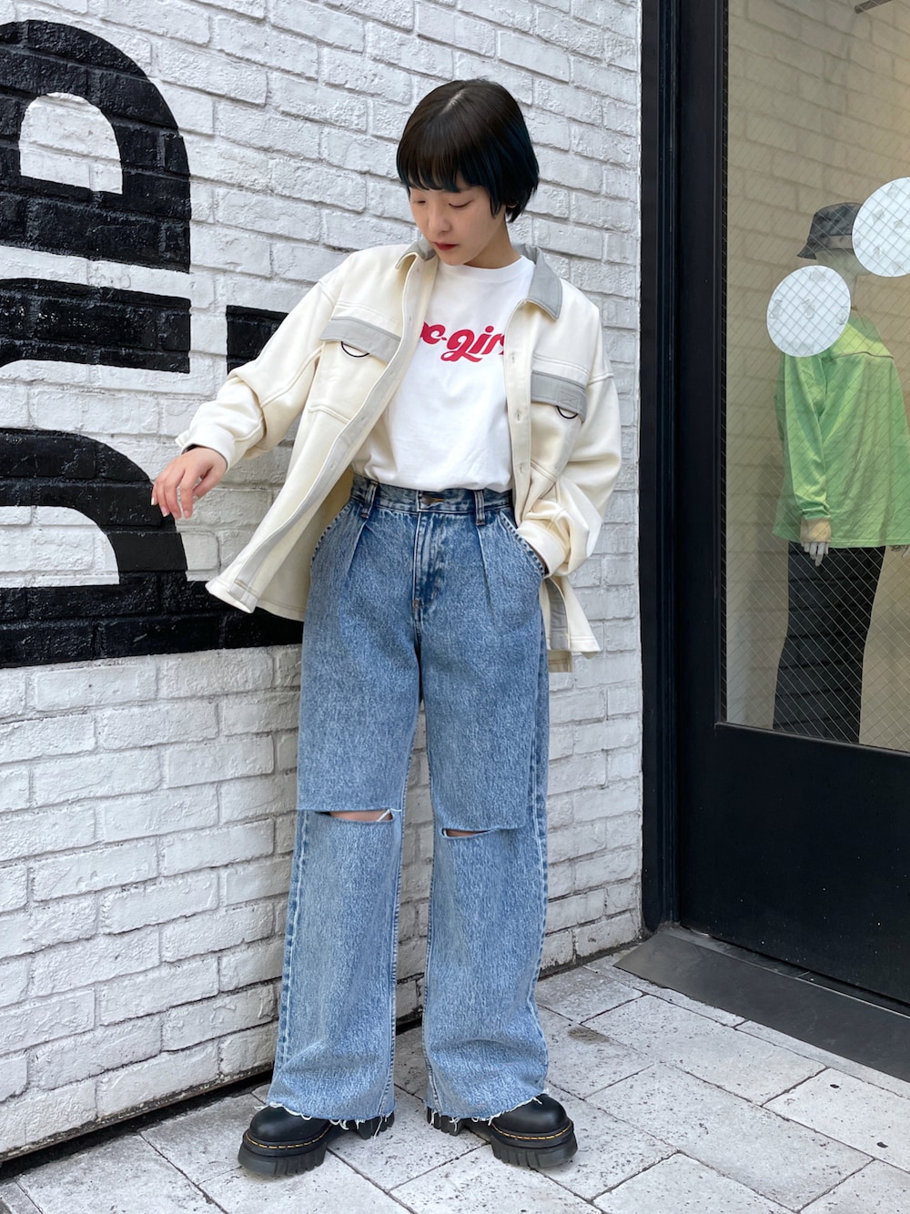 完売必須 大人気 X-girl DENIM BLOUSON コーデに合わせやすい X-girlのデニムパンツを使った「春アウター」の人気ファッション