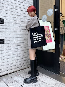 「X-girl（エックスガール）のTOTE BAG（トートバッグ、ブラック系）」を使った、上野　瑞稀さん（レディース・157cm）の秋コーディネート