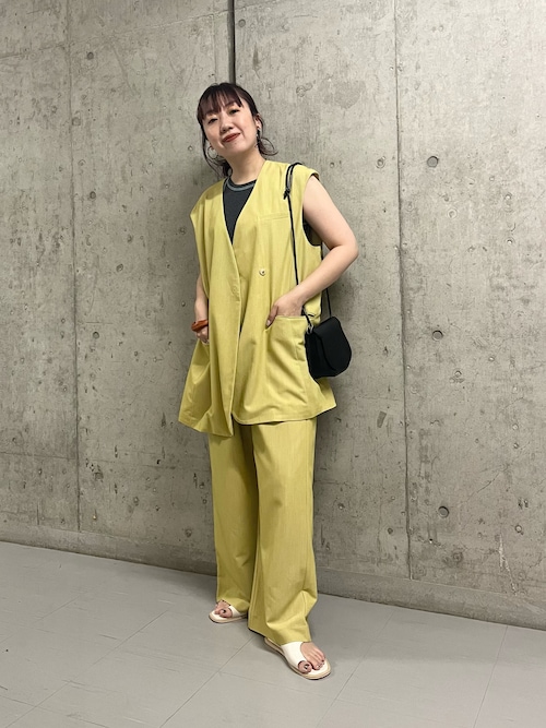 ラウンドノーカラージレ