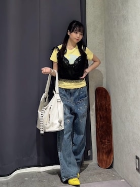 「WHO'S WHO gallery（フーズフーギャラリー）のデフォルメレースロゴチビT（Tシャツ/カットソー、イエロー系）」を使った、misakiさん（レディース・145cm）の夏コーディネート