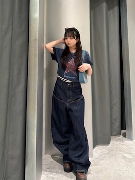 「WHO'S WHO gallery（フーズフーギャラリー）の【UNISEX】SourcreamラインストーンスターグラフィックTEE（Tシャツ/カットソー、ブルー系）」を使った、misakiさん（レディース・145cm）の春コーディネート