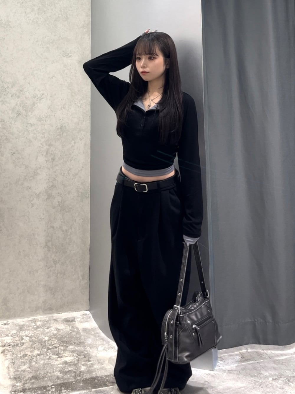 「秋服準備はじめました、秋のコーデ、大人コーデ、オトナカワイイ、おでかけコーデ、今日のコーデ、デートコーデ、おしゃれさんと繋がりたい、秋服、低身長、低身長コーデ、骨格ストレート、イエベ秋、レイヤードスタイル、シンプル」｜「WHO'S WHO galleryのレイヤードヘンリートップス（Tシャツ/カットソー、ブラック系）」を使った、misakiさん（骨格ストレート・レディース・145cm）の秋コーディネートの1枚目の写真
