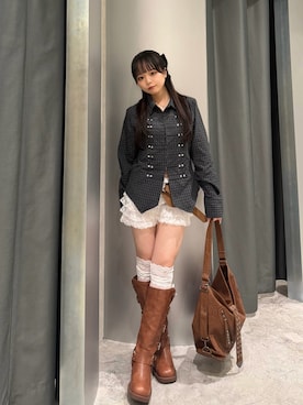 「WHO'S WHO gallery（フーズフーギャラリー）のナポレオンコンパクトシャツ（シャツ/ブラウス、ブラック系）」を使った、misakiさん（レディース・145cm）の春コーディネート
