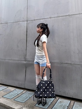 「WHO'S WHO gallery（フーズフーギャラリー）のデフォルメレースロゴチビT（Tシャツ/カットソー、ホワイト系）」を使った、misakiさん（レディース・145cm）の春コーディネート