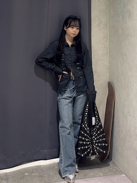 「WHO'S WHO gallery（フーズフーギャラリー）のナポレオンコンパクトシャツ（シャツ/ブラウス、ブラック系）」を使った、misakiさん（レディース・145cm）の春コーディネート