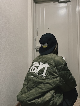 「アイテム（ミリタリージャケット）」を使った、スニーカーさん（レディース・170cm・40代）の冬コーディネート