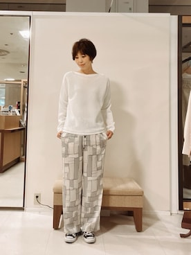 「UNTITLED（アンタイトル）のドライタッチボートネックニット（ニット/セーター、ホワイト系）」を使った、IWAMOさん（レディース）の春コーディネート