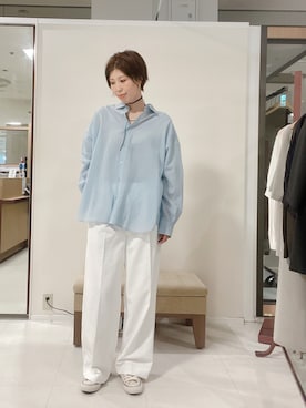 「UNTITLED（アンタイトル）の【シアー/洗える/前開きボタン】カシュクールデザインシャツ（シャツ/ブラウス、ブルー系）」を使った、IWAMOさん（レディース）の春コーディネート