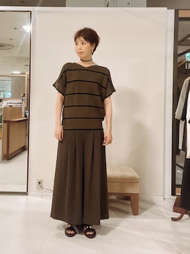 「UNTITLED（アンタイトル）の【古畑星夏さん着用/11色展開/体型カバー】前後2WAYフレンチスリーブニット（ニット/セーター、グリーン系）」を使った、IWAMOさん（レディース）の春コーディネート