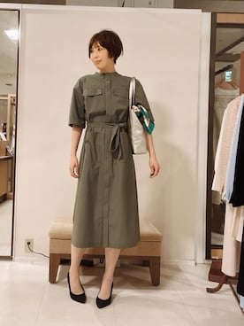 「UNTITLED（アンタイトル）の【洗える/前開きボタン】シャンブレーシャツワンピース（ワンピース、グリーン系）」を使った、IWAMOさん（レディース）の春コーディネート