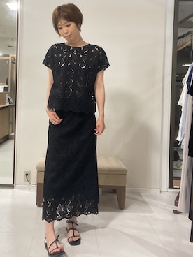 「UNTITLED（アンタイトル）の【セットアップ可】リーフレースロングスカート（スカート、ブラック系）」を使った、IWAMOさん（レディース）の夏コーディネート
