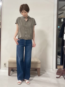 「UNTITLED（アンタイトル）の【セットアップ可/光沢感/前開きボタン】ローンギャザーブラウス（シャツ/ブラウス、グリーン系）」を使った、IWAMOさん（レディース）の春コーディネート