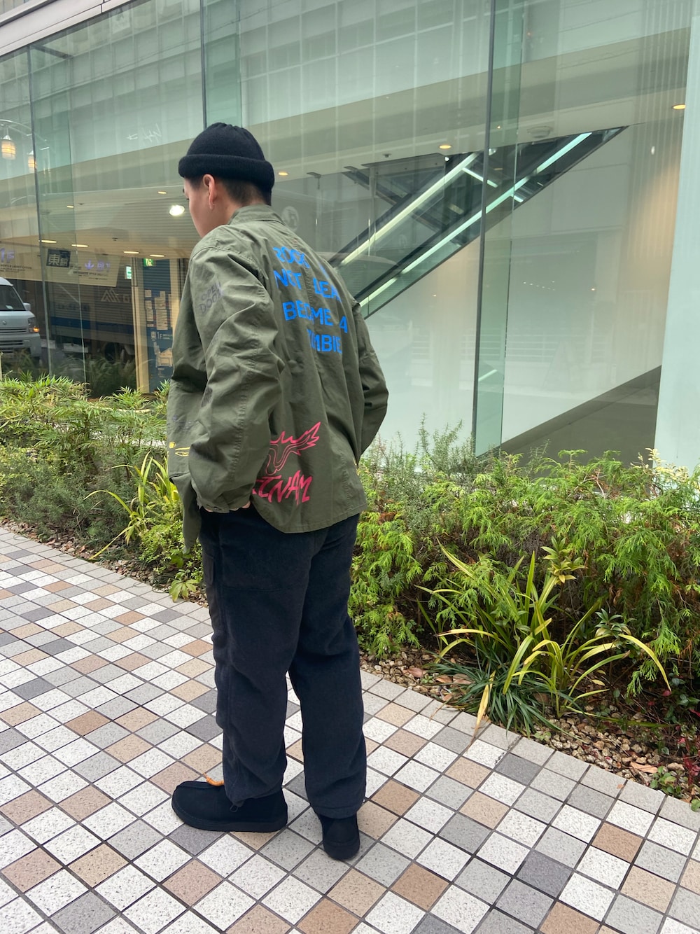 「BEAVER、BEAVER名古屋、CAL O LINE、ハンティングジャケット、大人カジュアル、大人コーデ、ミリタリージャケット、カジュアルコーデ、clarks、クラークス、デザートブーツ、今日のコーデ、春コーデ、春アウター、コラボ」｜「CAL O LINEのCAL O LINE × BEAVER / キャルオーライン×ビーバー　MULTIPRINT HUNTING JACKET マルチプリントハンティングジャケット（ブルゾン、グリーン系）」を使った、funatoさん（メンズ・166cm）の冬コーディネートの1枚目の写真