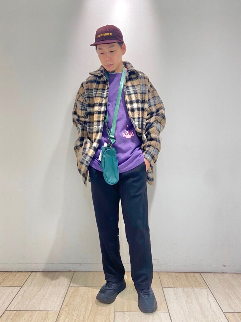 「BEAVER、BEAVER名古屋、CAL O LINE、HOKAONEONE、シャツジャケット、ロンT、秋コーデ、カジュアルコーデ、MANASTASH、マナスタッシュ、イージーパンツ、オーバーサイズ、秋服コーデ、メンズコーデ、秋冬」｜「BEAVERのB omnivore/ビーオムニボー CHECK LS SHIRTS（トップス、ブラック系）」を使った、funatoさん（メンズ・166cm）の秋コーディネートの1枚目の写真