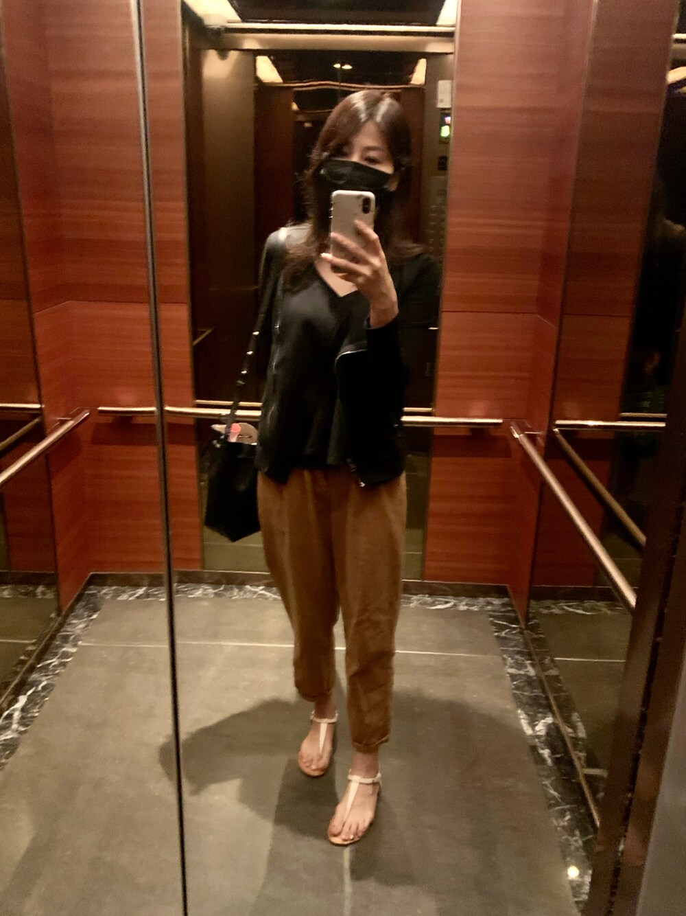 「ZARAのアイテム（キャミソール、ブラック系）」を使った、Jesslinさん（レディース・167cm）の夏コーディネートの1枚目の写真