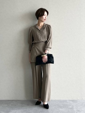 「アイテム（つなぎ/オールインワン、ベージュ系）」を使った、uemiさん（レディース・163cm）の秋コーディネート
