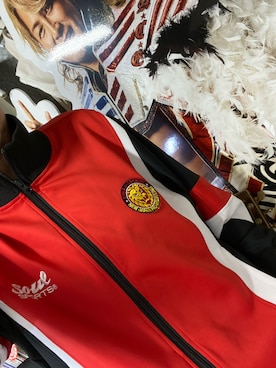 「アイテム（ジャージ、レッド系）」を使った、Shinji Tsuruさん（メンズ・173cm）の冬コーディネート