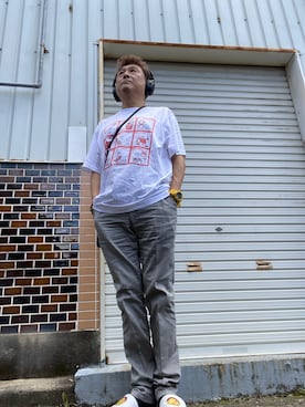 「TAKEO KIKUCHI（タケオキクチ）のアイテム（スラックス）」を使った、Shinji Tsuruさん（メンズ・173cm）の夏コーディネート