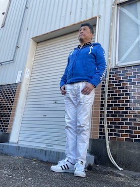 「Abercrombie&Fitch（アバークロンビーアンドフィッチ）のアイテム（パーカー）」を使った、Shinji Tsuruさん（メンズ・173cm）の春コーディネート