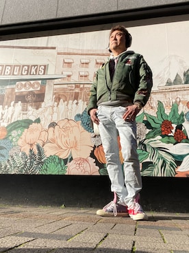 「アイテム（カーゴパンツ、ホワイト系）」を使った、Shinji Tsuruさん（メンズ・173cm）の春コーディネート