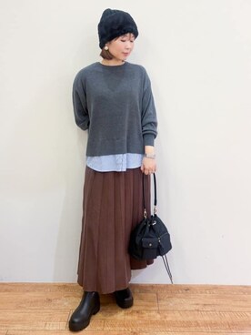 「SHOO・LA・RUE（シューラルー）の【洗濯機可/毛玉になりにくい】一枚で簡単こなれ見え 裾フェイクレイヤード風ニット（ニット/セーター、グレー系）」を使った、TAKIさん（レディース・159cm）の秋コーディネート
