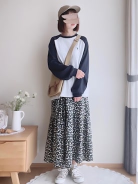 「小花柄」｜「アイテム（キャップ）」を使った、hitomiさん（レディース・157cm）の冬コーディネート