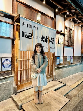 「BEAMS（ビームス）のアイテム（ジャケット/アウター）」を使った、Abby  さん（キッズ・130cm）の春コーディネート