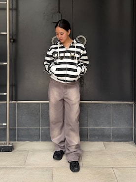 「OBEY(オベイ)の【OBEY / オベイ】 LEAH III BAGGY DENIM BLUR WASH(デニムパンツ、グレー系)」を使った、なーなさん(レディース)の春コーディネート