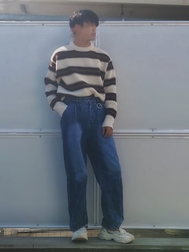 「FREAK'S STORE（フリークスストア）の【リサイクルポリエステル使用】畔編み ボーダー クルネックニット（ニット/セーター、ブラウン系）」を使った、ΚΛΝΤΛさん（メンズ・176cm）の秋コーディネート