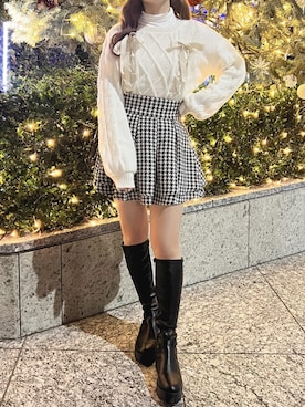 「白ニット」｜「アイテム（スカート、ブラック系）」を使った、apres_jourさん（レディース・162cm）の冬コーディネート