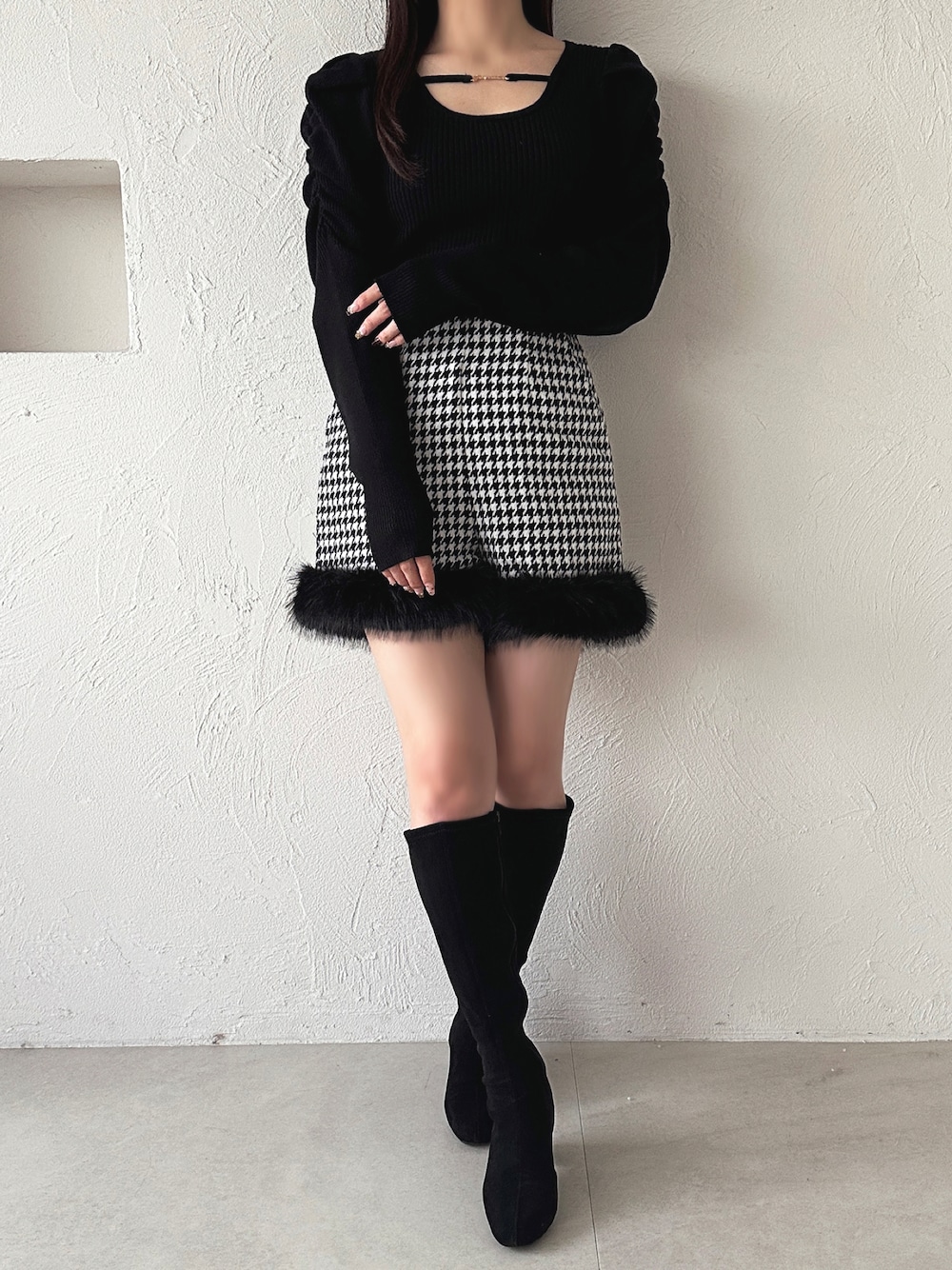 「apres jourのアイテム（ニット/セーター、ブラック系）」を使った、apres_jourさん（レディース・162cm）の冬コーディネートの1枚目の写真