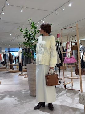 「Jena espace merveilleux（ジェナ　エスパスメルヴェイユ）のバックリボンケーブルニット　秋冬ニット（ニット/セーター、ホワイト系）」を使った、yoshi2316さん（レディース・159cm）の秋コーディネート