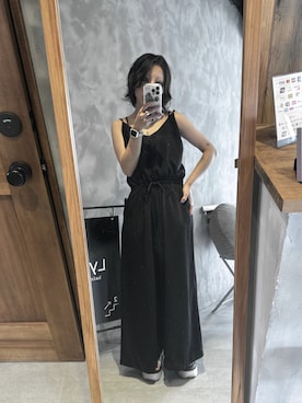 「Dr. Martens（ドクターマーチン）の【Dr.Martens /ドクターマーチン】KIMBER 厚底プラットフォームサンダル（サンダル、ホワイト系）」を使った、MANAさん（レディース・153cm）の秋コーディネート