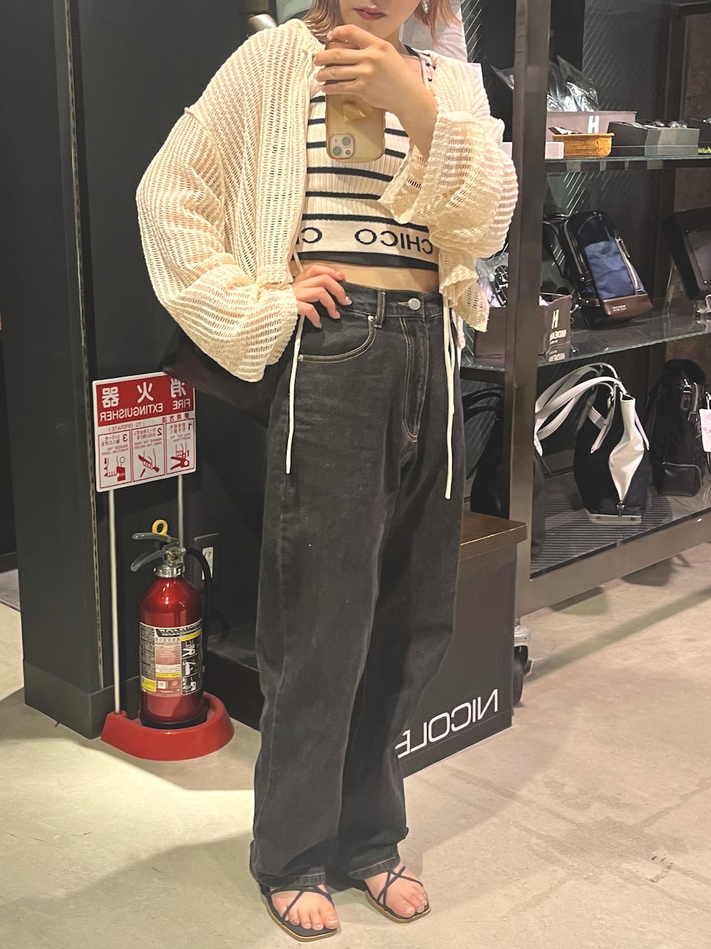 「お出かけコーデ日記、夏コーデ、春コーデ、サンダル、デニム、Kastane、kastane_ootd、Chico、低身長、骨格ストレート、出勤コーデ」｜「Kastaneの細ヒモヒールサンダル（サンダル、ブラック系）」を使った、tomonaさん（レディース・153cm）の春コーディネートの1枚目の写真