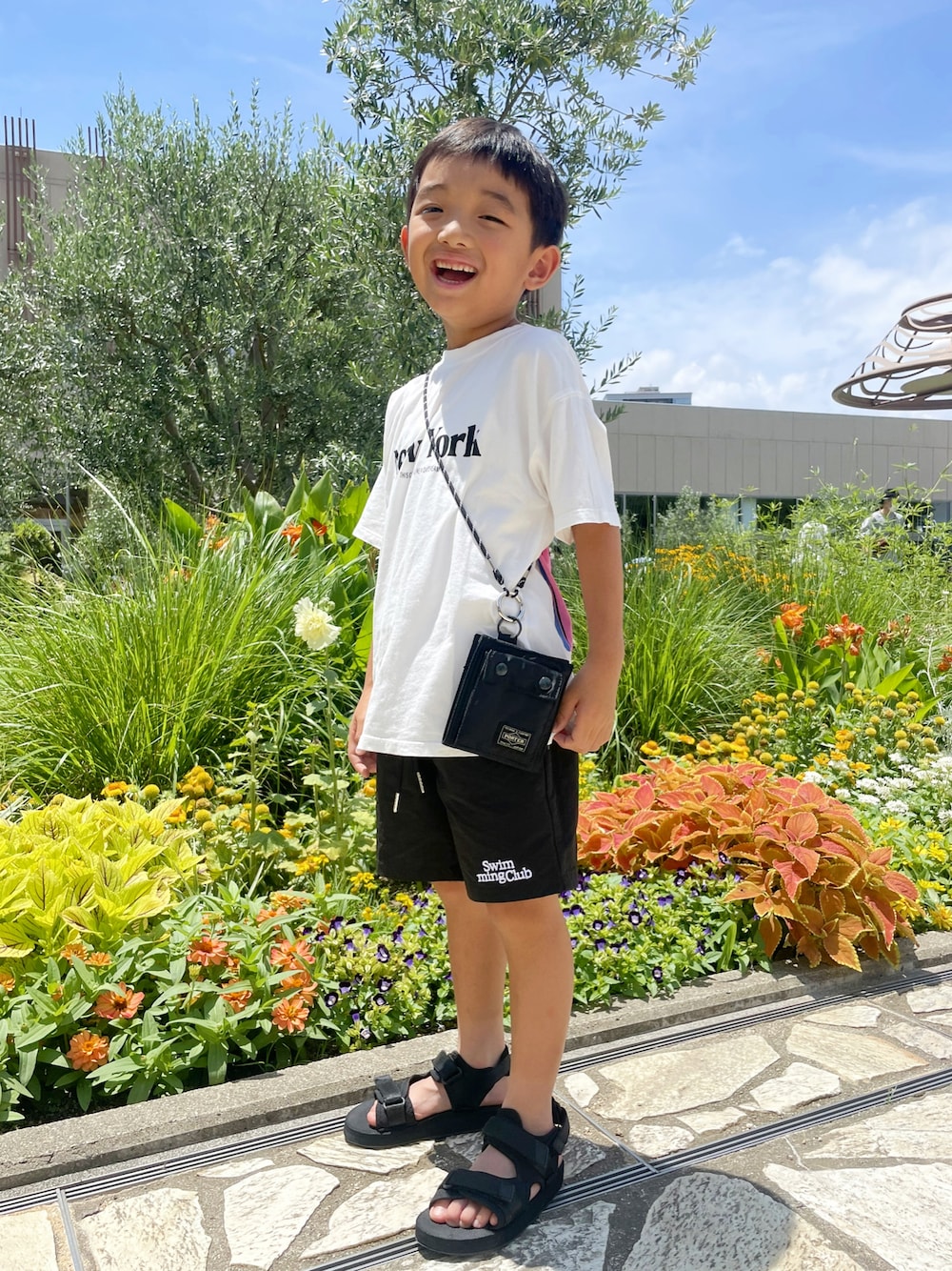 「夏コーデ、カジュアル、キッズファッション、キッズコーデ、夏だ！Tシャツ着よう！、ハーフパンツ、スポーツサンダル、男の子コーデ、forme、ZARA、ZARA KIDS、ZARAコーデ、6歳、6歳男の子」｜「ZARAのアイテム（サンダル、ブラック系）」を使った、kotaroさん（キッズ・100cm）の夏コーディネートの1枚目の写真