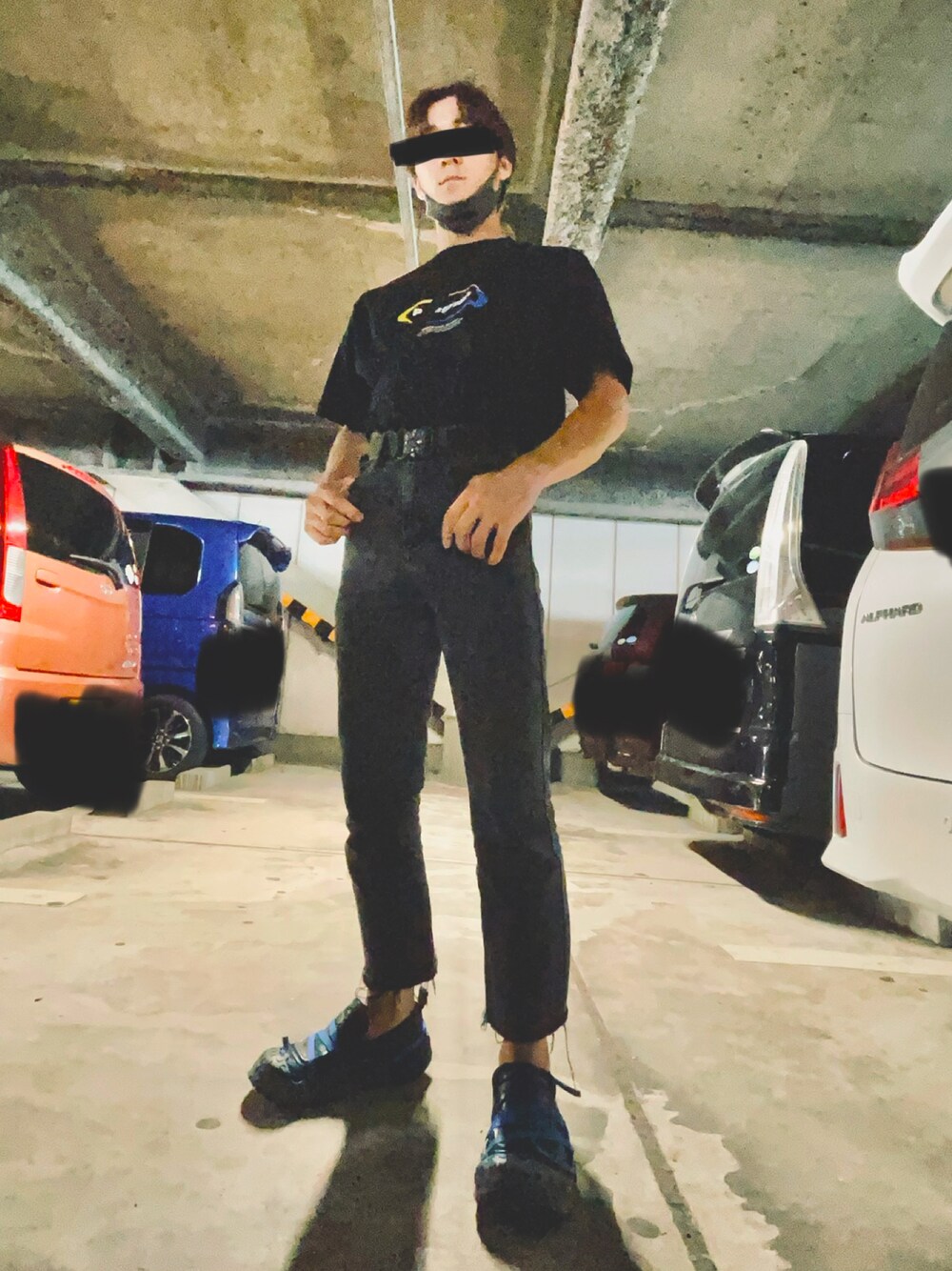 「シンプルコーデ、韓国ファッション、韓国コーデ、韓国ブランド、Tシャツ、ローファー、ADER error、CAMPER、タックイン」｜「no brandのアイテム（ベルト、ブラック系）」を使った、hiroさん（メンズ・170cm）の夏コーディネートの1枚目の写真