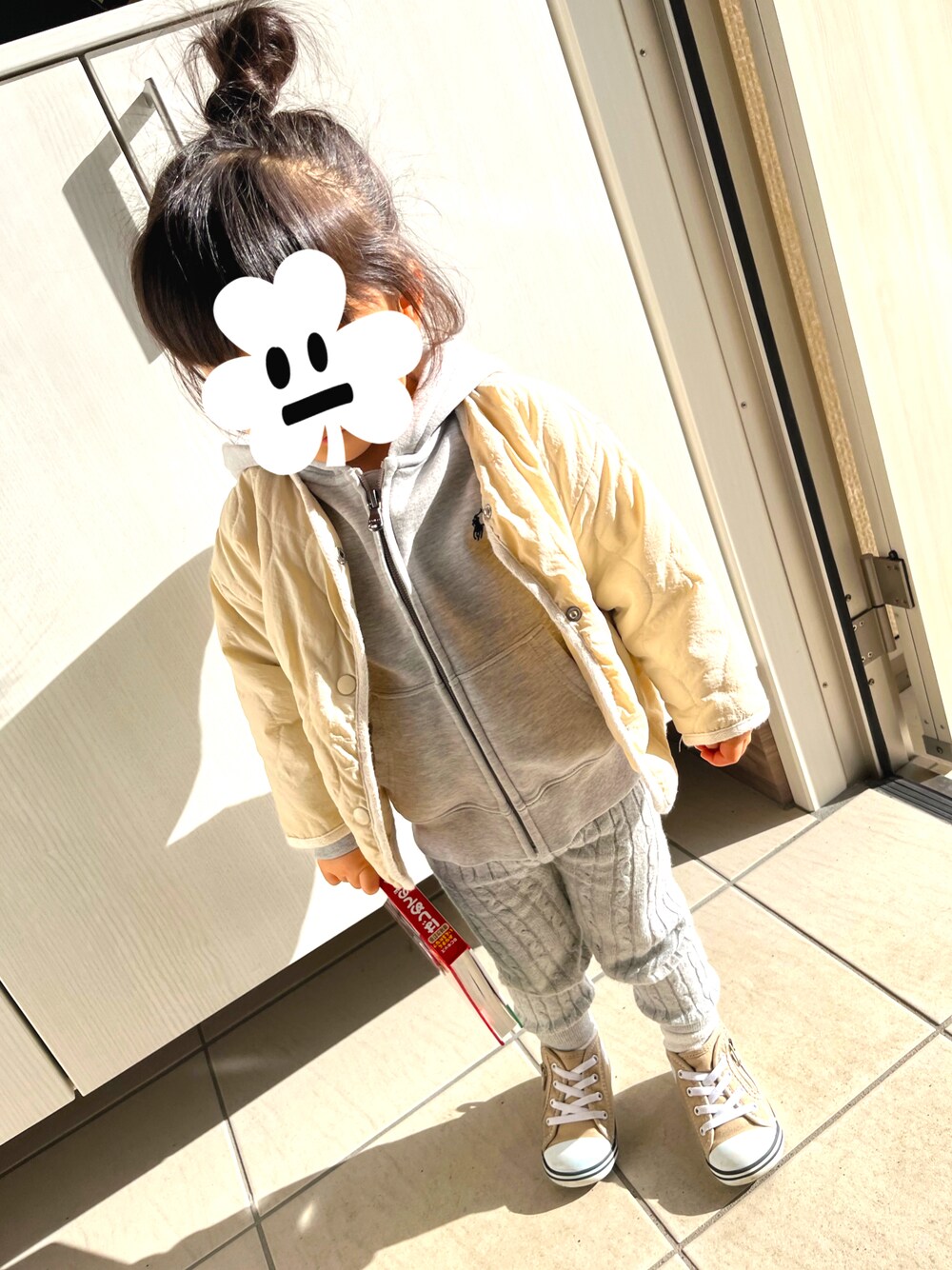 「RALPH LAURENのアイテム（パーカー、グレー系）」を使った、ta-naさん（キッズ・80cm）の冬コーディネートの1枚目の写真