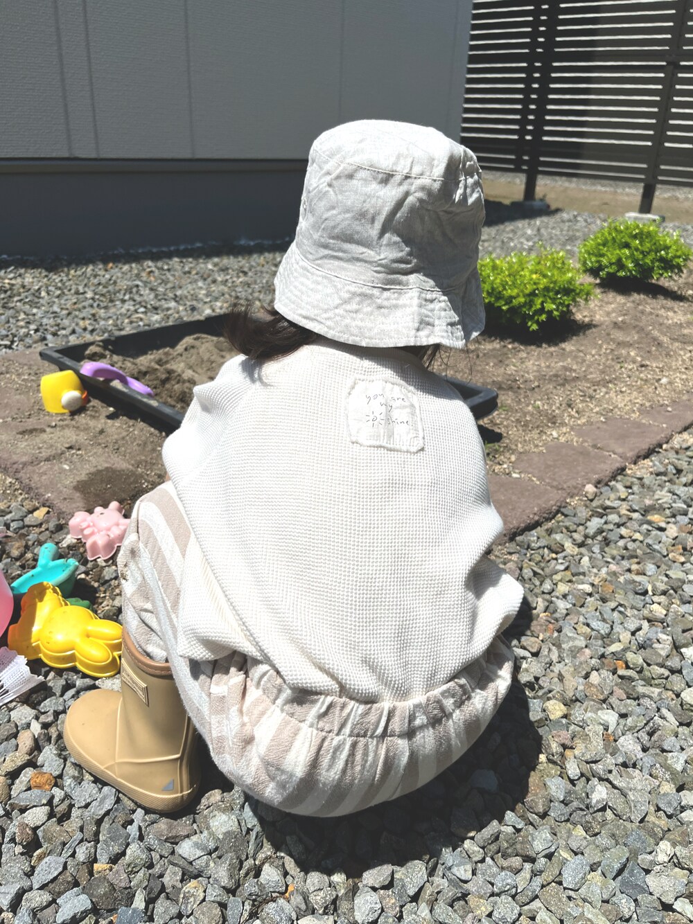 「H&Mのアイテム（ハット、ベージュ系）」を使った、ta-naさん（キッズ・100cm）の夏コーディネートの1枚目の写真