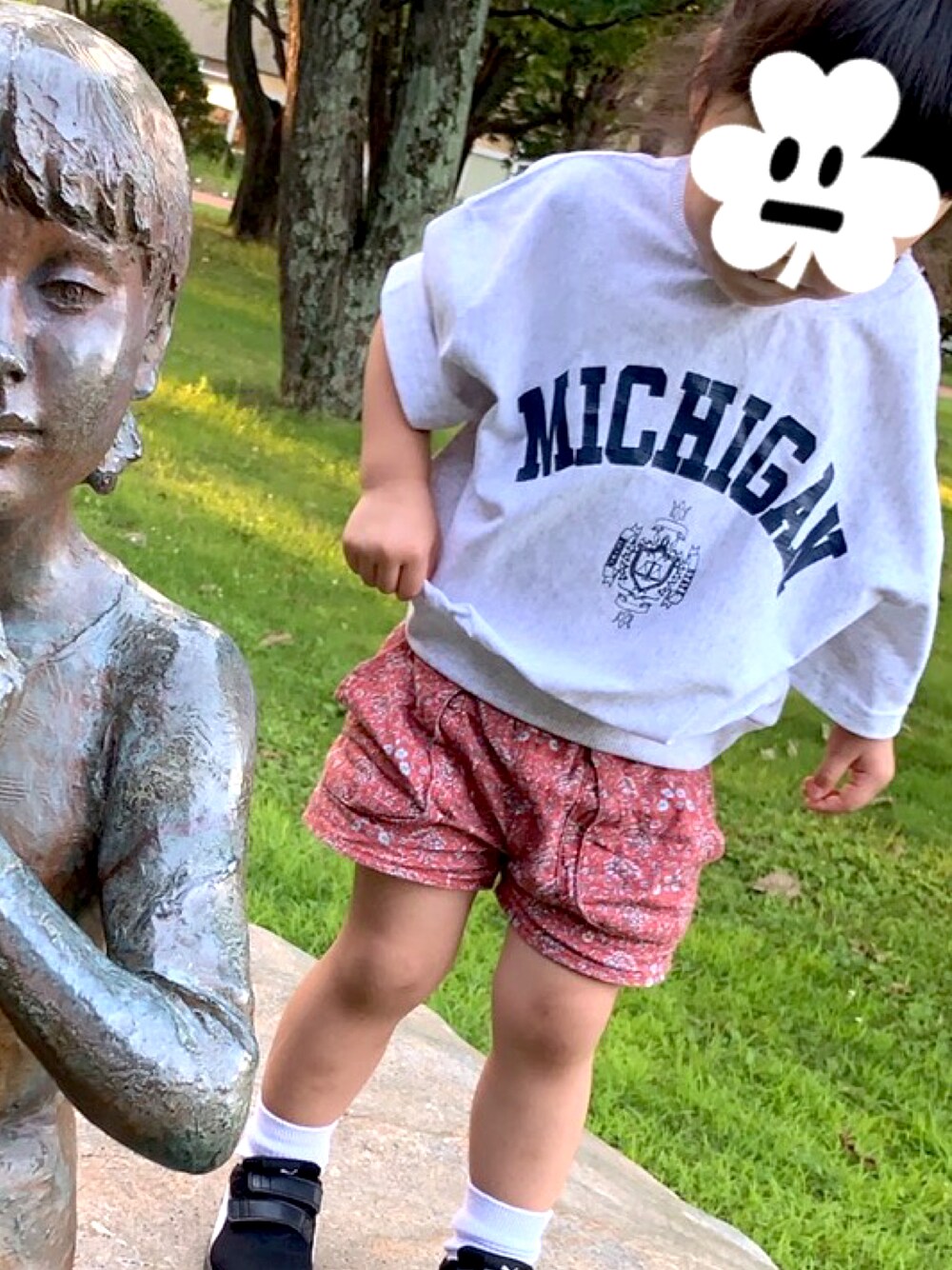 「MARKEY'Sのアイテム（パンツ、レッド系）」を使った、ta-naさん（キッズ・90cm）の秋コーディネートの1枚目の写真