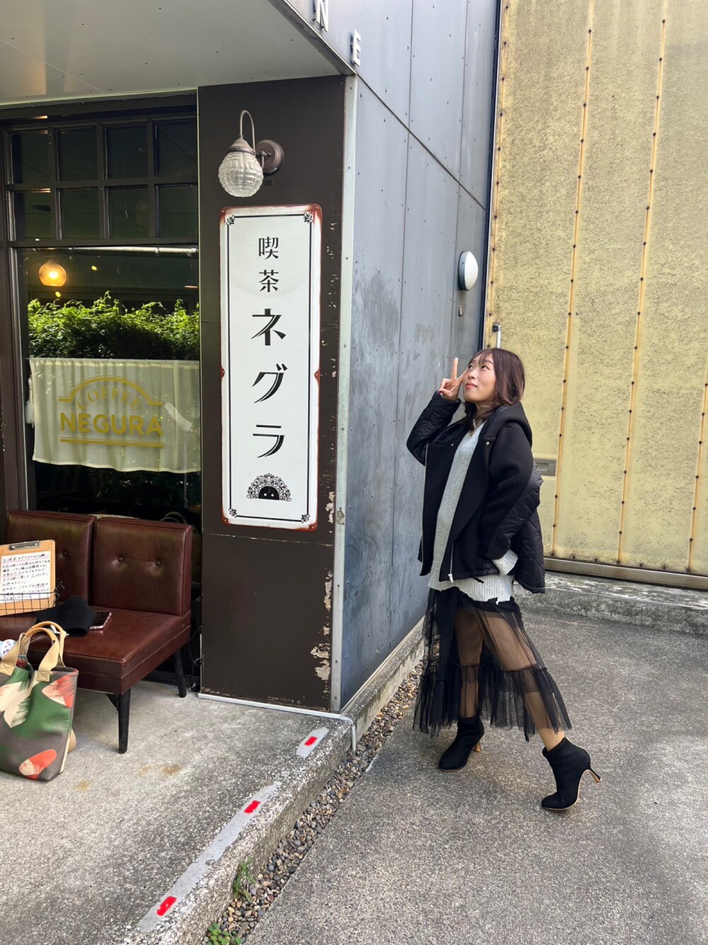 「ニット、DIESEL、飯窪春菜、飯窪ちゃんおたおめ、モノトーンコーデ」｜「DIESELのDIESEL (ディーゼル) MUST ロング丈 ダメージニット（ニット/セーター、グレー系）」を使った、まりちさん（レディース・155cm）の秋コーディネートの1枚目の写真