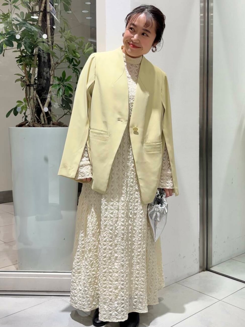 「ワンピース、ジャケット、ブーツ、ロングワンピース、KBF、レース、低身長、オケージョン、セレモニー、春スタイル、卒園、骨格ストレート、ショルダーバック、ストレート×低身長」｜「RODE SKOの『MADE IN JAPAN』EMELINA プレーンブーツ（ブーツ、ブラック系）」を使った、IMOKOさん（レディース・148cm）の冬コーディネートの1枚目の写真
