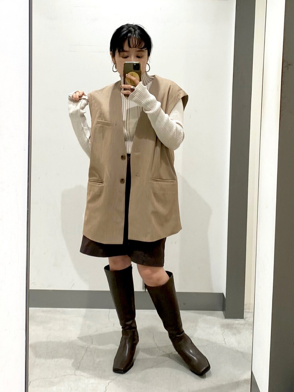 「ブーツ、カジュアル、レイヤード、KBF、ベスト、ロングブーツ、ブラウン、低身長、着回し抜群、ハイネック」｜「KBFのウエスタンヒールロングブーツ（ブーツ、ブラウン系）」を使った、IMOKOさん（レディース・148cm）の秋コーディネートの1枚目の写真