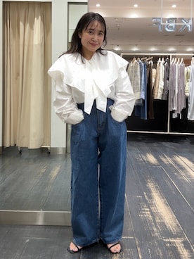 「KBF（ケイビーエフ）のラッフルBIGカラーブラウス（シャツ/ブラウス、ホワイト系）」を使った、IMOKOさん（レディース・148cm）の春コーディネート