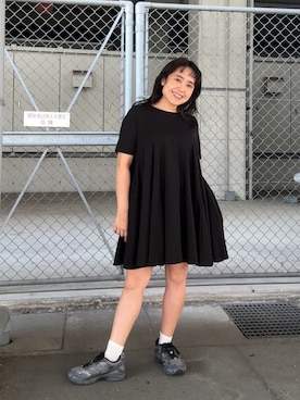 「KBF（ケイビーエフ）のボリュームヘムカットミニワンピース（ワンピース、ブラック系）」を使った、IMOKOさん（レディース・148cm）の夏コーディネート