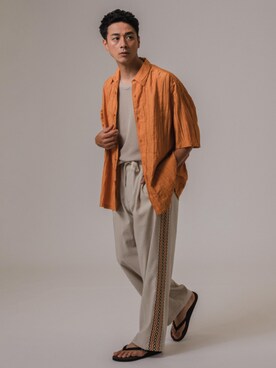 「EDIFICE（エディフィス）のアイテム（その他パンツ）」を使った、EDIFICE OFFICIALさん（メンズ・176cm）の夏コーディネート